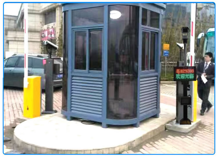  鼎臻科技某小区车牌识别LED显示屏案例